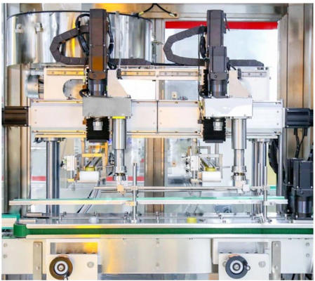 شراء آلة تغطية تلقائية قابلية تطبيق واسعة متوافقة مع مختلف أشكال الزجاجات وتصميمات الغطاء لإنتاج مرن online manufacture